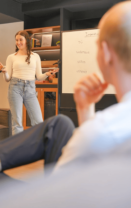 A Spanish class at Blau