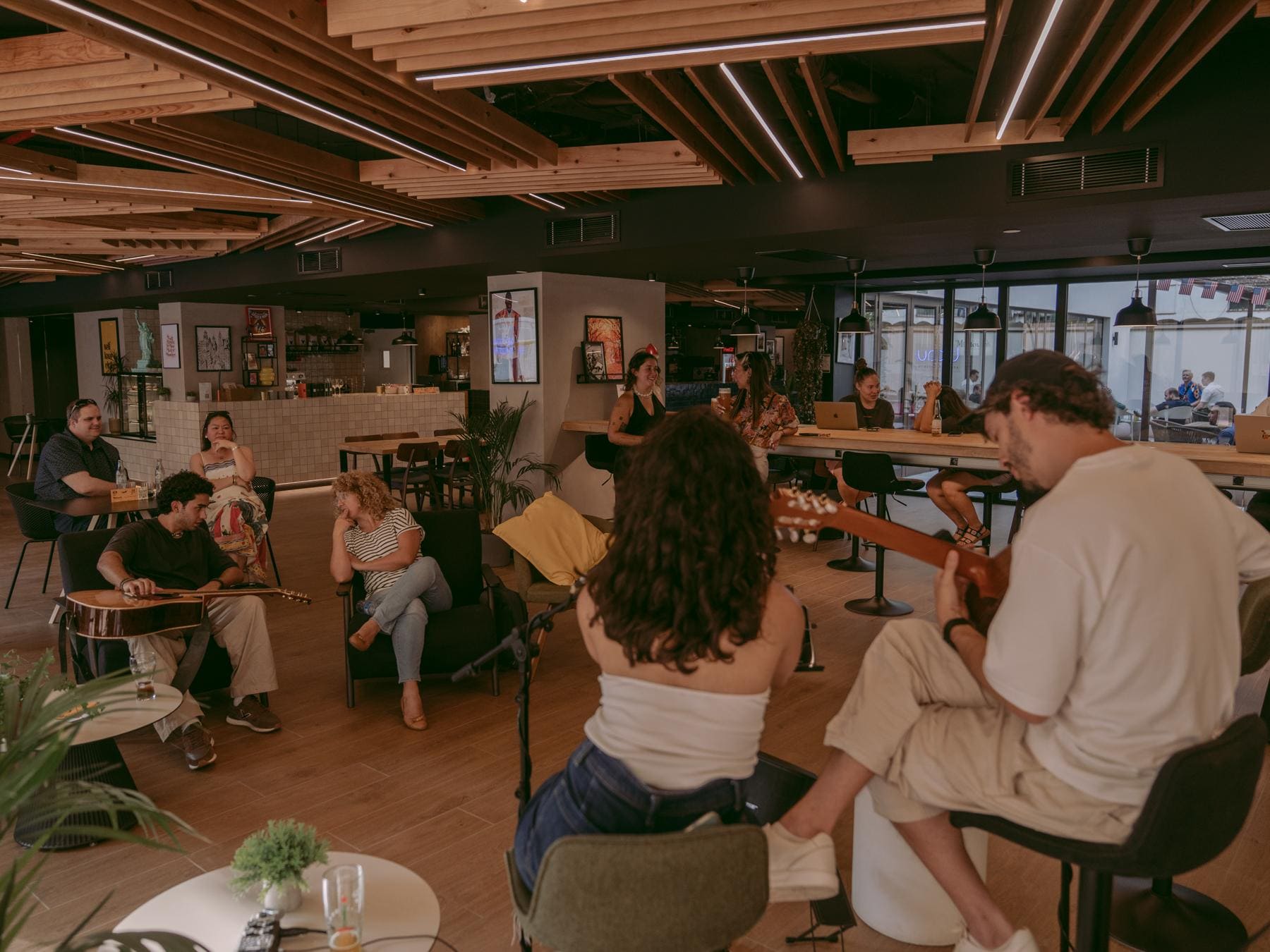Music on the terrace at Blau