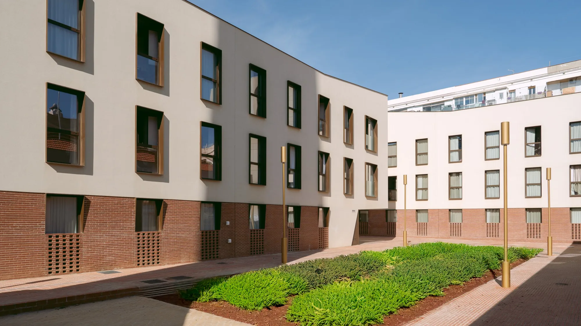 The Blau campus courtyard garden in Poblenou